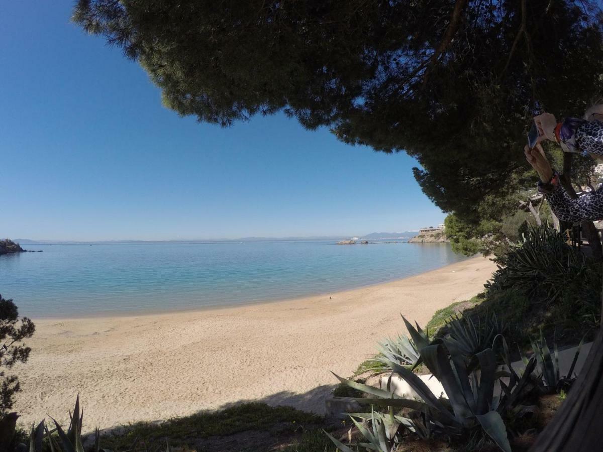 New Madrague Beach Roses Exterior photo